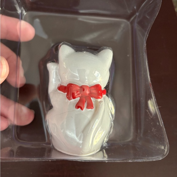 Lucky Cat figurine, book, and display - Picture 6 of 9